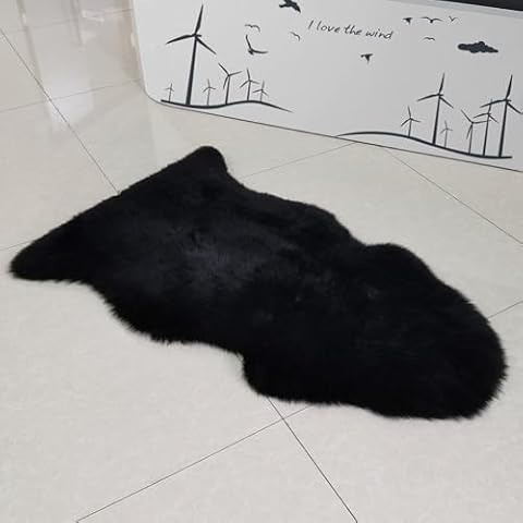 Champlus Sheepskin Rug Black Cover