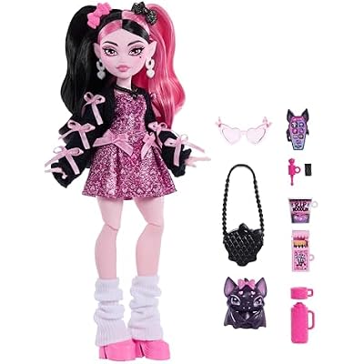 Monster High Doll، Draculaura في فستان على شكل قوس وردي وسترة سوداء مع عدد خفافيش الحيوانات الأليفة رائع و7 إكسسوارات مثل الرامن وأحمر الشفاه والمحفظة