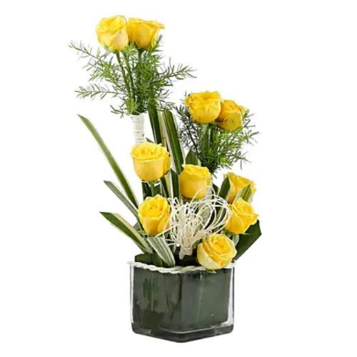 Floralbay Valentine's Day Special Fresh Flowers Bunch of 12 Yellow Roses in a Glass Vase (Bunch of 12)