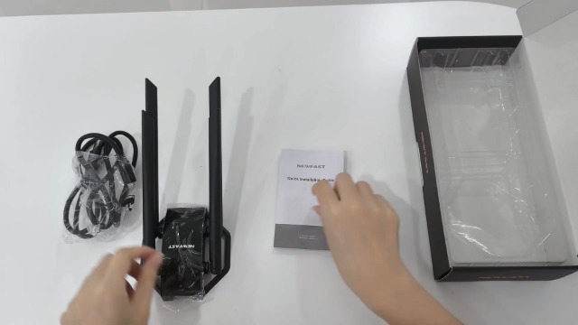 NEWFAST 1300 Mbit/s WLAN Stick - AC1300 USB Adapter Mit 4 Antennen Für Windows PC