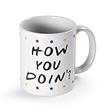 Taza de café con texto en inglés "Friends (How you Doin" - Dots) de Pyramid International