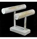 Expositor de pulseras y relojes con 2 troncos de madera maciza de blanco lacado.