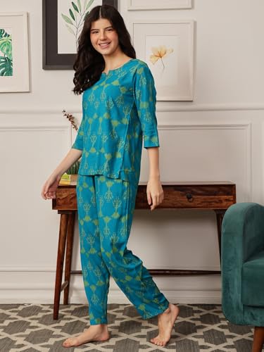 Image of Clovia Women's Rayon Printed Top & Pyjama Set