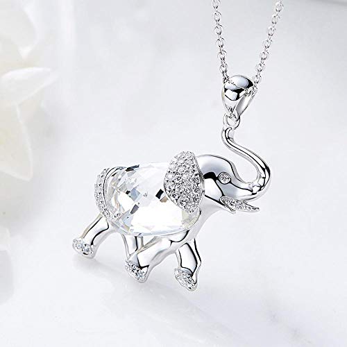 Collier pendentif animal en cristaux : idéal pour vos soirées