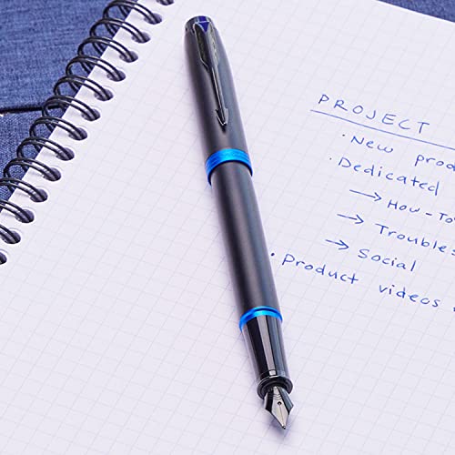 Parker IM Vibrant Rings Kugelschreiber | satinschwarzer Lack mit marineblauen Akzenten | mittlere Spitze mit blauer Ersatzmine | Geschenkbox