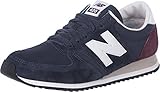 En 1906, en Cambridge (Massachusetts), la historia de New Balance comenzó a la base para la creación de zapatos y plantillas ortopédicas, durante decenios más tarde llegó al mercado de la zapatilla de correr. A partir de este día, Jim Davis, actual dirigente y único propietario, se compromete a perpetuar los valores de la marca como el rendimiento y la calidad