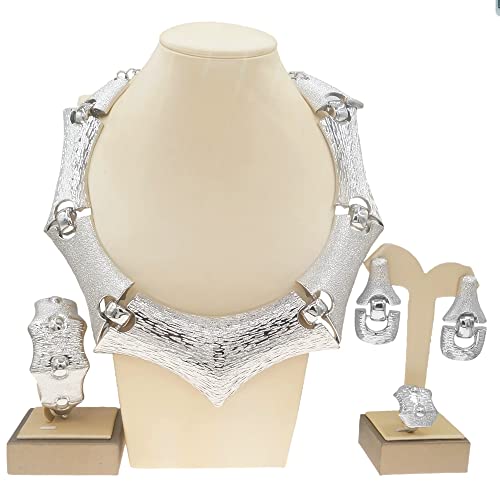 Pendientes grandes y juego de joyas para lucir en cumpleaños 3