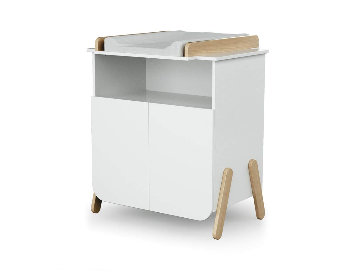 AT4 - Grande Chambre PIRATE Blanc et Hêtre Verni | 2 portes pivotantes et d'une niche, elle cache 6 étagères dont 4 réglables et une penderie