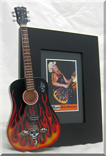 Bret Michaels Guitare Miniature Cadre Poison - Les Beatles, Paul McCartney, John Lennon, RIngo Starr, George Harrison Bret Michaels Guitare Miniature Cadre Poison
