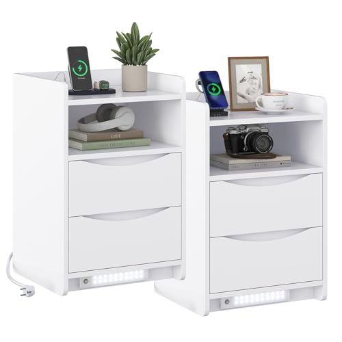 Brinlawb Table de Chevet Lot de 2 avec lumières LED et Multiprise (2 Prises CA, 2 Ports USB) Table...