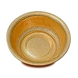 Entretien facile : La meilleure façon d'entretenir et de nettoyer le cuivre est de l'essuyer avec de l'eau et du savon, puis de le sécher avec un tapis doux. Cirer le cuivre préservera sa finition et son éclat pendant un certain temps.