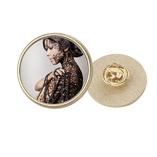 Broche ronde Brunette Beauty métal doré pour sublimer un blazer