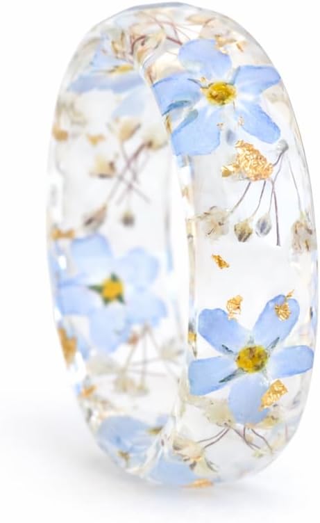 Resin Ring with Dried Forget Me Not and Gypsophila Flowers, Blue Floral Ring, Faceted Band, Botanical Jewelry