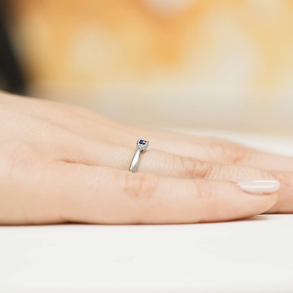 MARKO Weißgold Verlobungsring Damen Goldring mit 0.15 Karat Saphir und 0.03 Karat Diamanaten - Gold Verlobungsring - 14 K Gold 585 - Goldring für Frauen