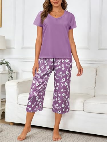Image of YIJIU Women Soft Comfy Pajamas Cute Cat Short Sleeve Capri Pants PJS Set