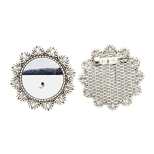 Broche de perro con acabado plata flor y cristal protector M