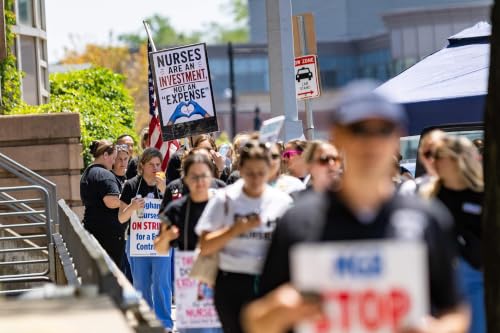 More than 4,000 nurses strike over wage dispute at Boston&rsquo;s Brigham and Women&rsquo;s Hospital