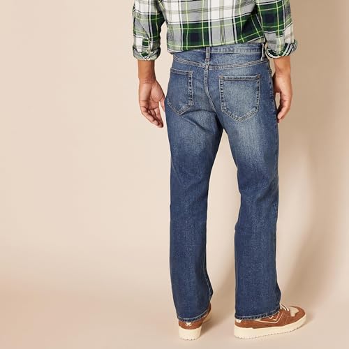 Image of Amazon Essentials Men's Straight-Fit Stretch Jean