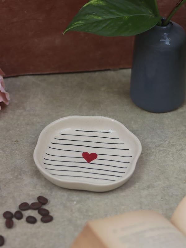 Image of WEAVING HOMES Striped Heart Handmade Dessert Plate, Size: 11 cm Microwave & Dishwahsher Safe (Set of 1)