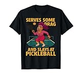 Photo Gallery drag queen con paddle giocare pickleball campo scena maglietta Photo Gallery drag queen con paddle giocare pickleball campo scena maglietta