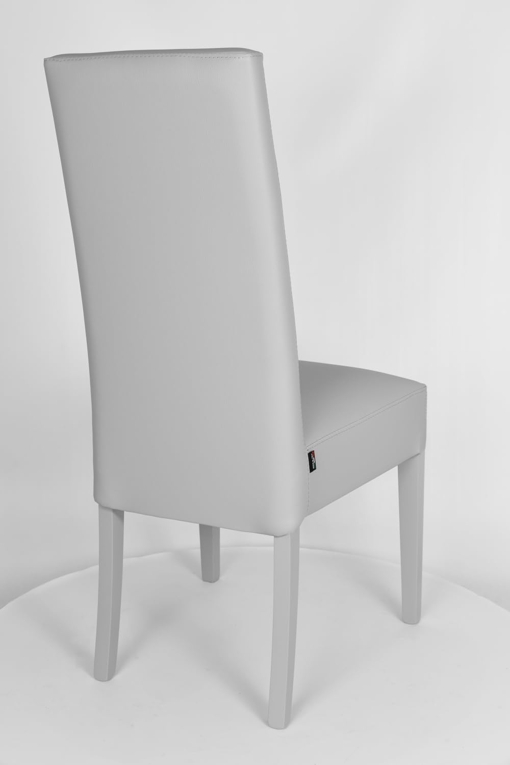 Tommychairs - Set 4 chaises LUISA pour cuisine, bar et salle à manger, robuste structure en bois de hêtre peindré en gris clair, assise et dossier rembourrés et revêtus en cuir artificiel gris clair