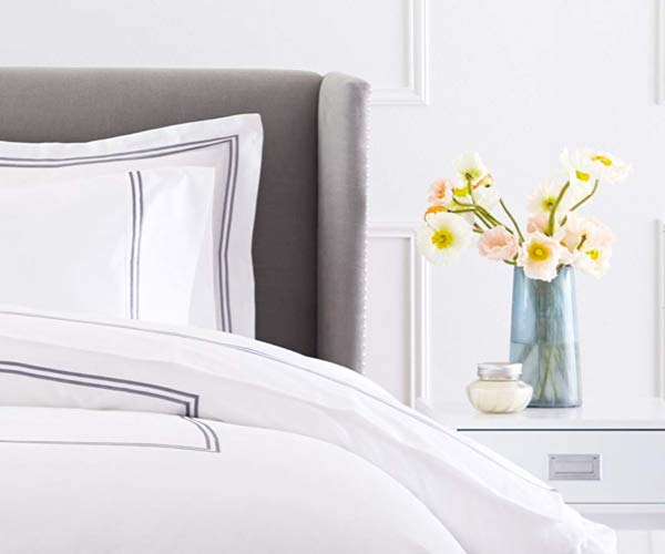 AmazonBasics Classic LeatherPadded MidBack Office Chair