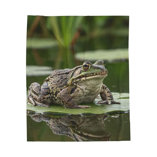 Cozy Velveteen Polyester Plush Blanket Bullfrog on a Lily Pad Design