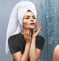 Utopia Towels - 8 teilig Handtücher Set aus Baumwolle mit Aufhänger - 2 Badetuch, 2 Handtücher und 4 Washclappen - (weiß) – Ansicht 4