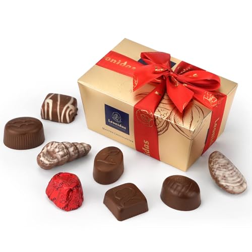 Leonidas Belgian Milk Chocolate Ballotin for Christmas 250g Gift Box Premium Belgian Pralines in Classic Gold Packaging Luxury Chocolate Gift (250 Gr Milk Chocolate)