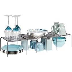 mDesign Juego de 3 estanterías metálicas para armarios de cocina – Práctica estantería de cocina para crear más espacio de almacenaje – Baldas de cocina extensibles de metal – gris