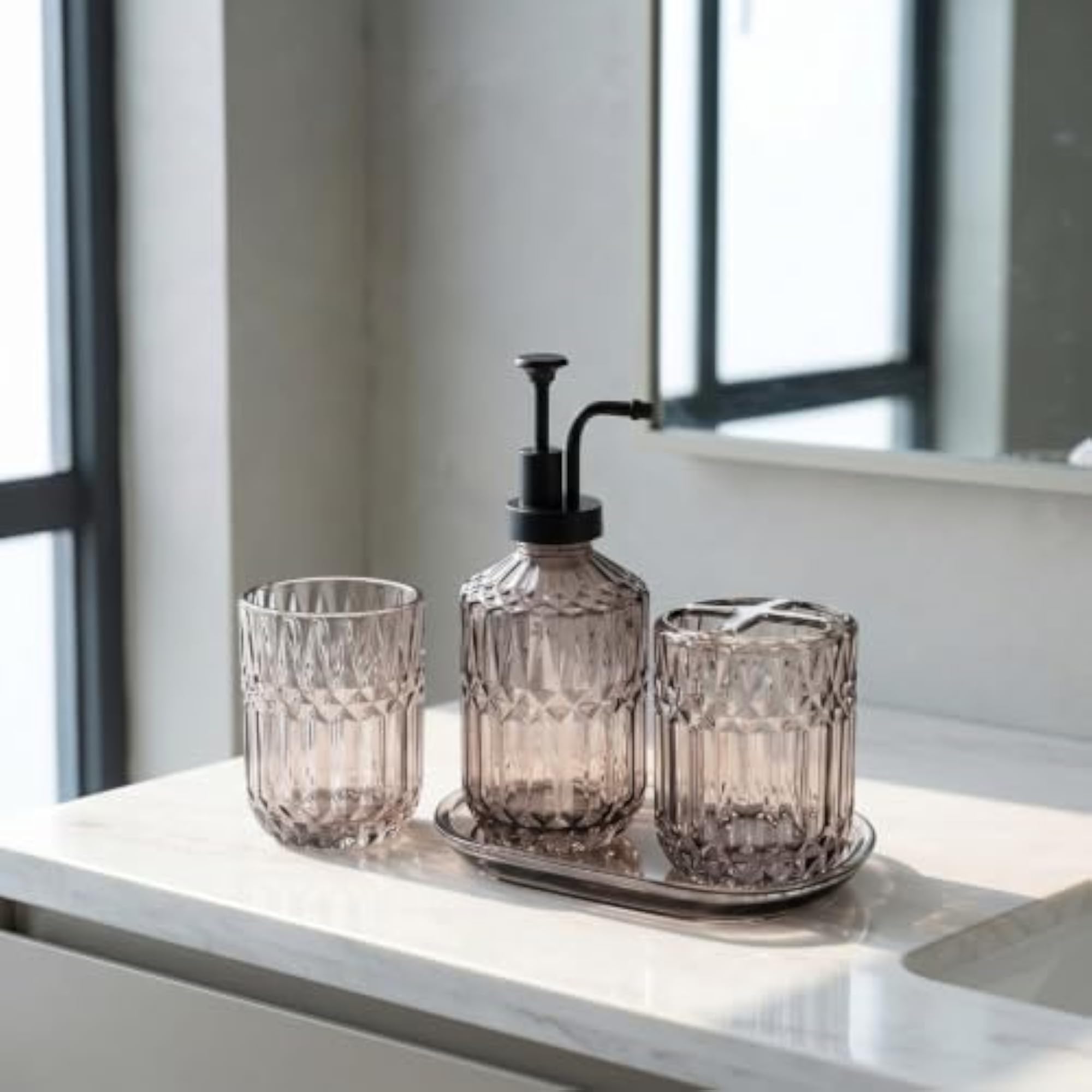 Waterproof Clear Glass Lotion Pump Bottle