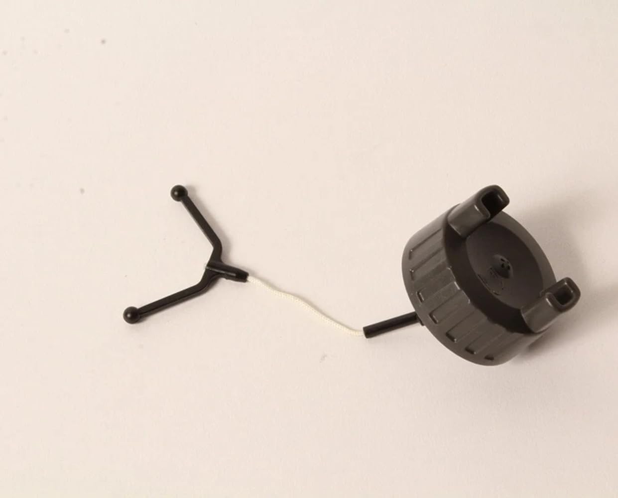 Replacement 579645715 Tank Cap for Husqvarna 525L 525LS 525LST 525P4S 525P5S 525RS 525RX 525RXT 525RJX Models