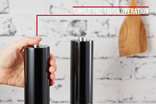 Andrew James Salt and Pepper Mills Electric Grinder Set | Illuminated Dispensing Adjustable Coarseness from Ceramic Blades | One Touch Operation | Battery Powered | 23cm x 5.5cm (Black)
