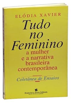 Paperback Tudo no feminino (Portuguese Edition) [Portuguese] Book