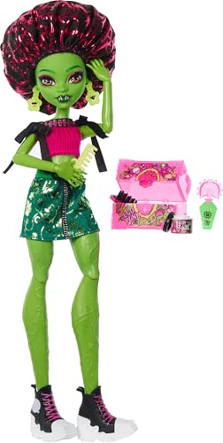 Dalle spaventose routine di bellezza all'artigianato rilassante, scopri il modo preferito con cui i demoni si rilassano con la linea Self-Scare Secrets! Ogni bambola Monster High è dotata di 13 accessori da trovare nella confezione.