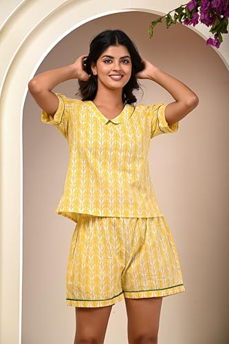 Image of Women Pure Cotton Printed Top & Shorts Set, Nightwear, Nightsuit Set, Sleepwear, Loungewear (Combo of Top and Shorts)