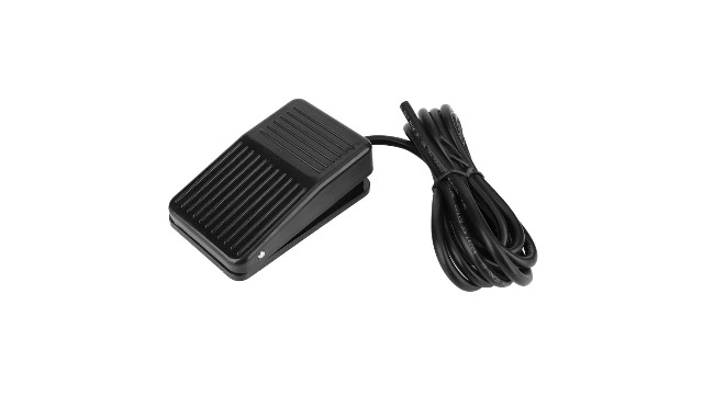 Interrupteur Au Pied Noir 220V - Commutateur Pédale Momentané Antidérapant - 10A Avec Câble 1m