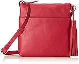 Our Clarks Topsham Shine is a gorgeous cross-body bag that is perfect for everyday. This leather bag features a zip fastening to ensure belongings are kept secure while the adjustable strap ensures optimum comfort.