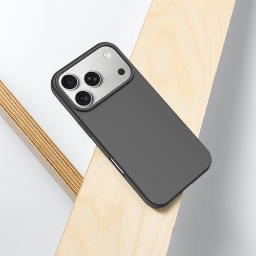 Coque iPhone 17 Pro Max design fin noir mat idéal pour le bureau