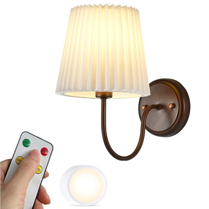 Aplique de pared a pilas con pantalla de tela plisada de diseño exclusivo Mid-Century