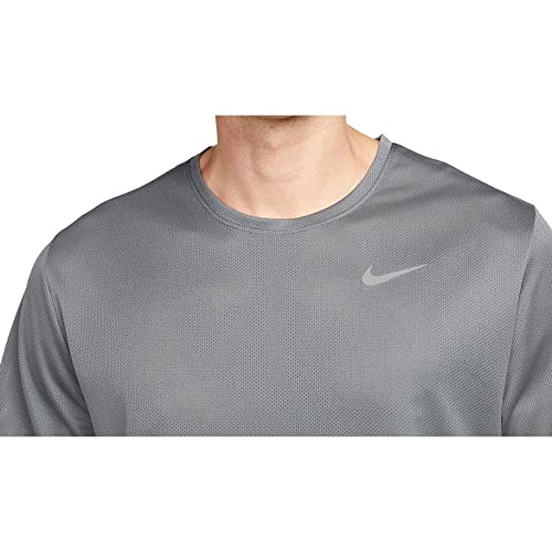 Nike Top de corrida masculino Breathe manga curta