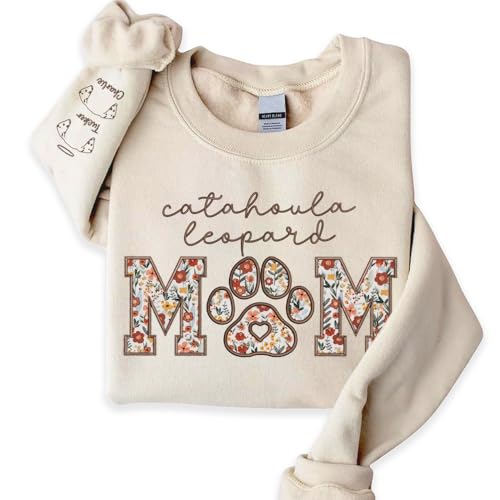 CHILLEVER Personalized Embroidered Dog Mom Sweatshirt, Dog Mama Crewneck, Gift for Mom, Pet Name On The Sleeve