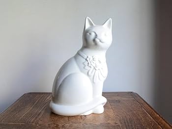 ネコ　猫　白猫　陶器　オブジェ　置物　インテリア　工芸品　美術品　A3326 Amazon.co.jp: 猫 白猫 眠り猫 陶器 置物 インテリア 工芸 美術