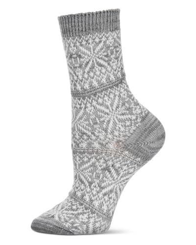 Image of Women's Traditional Cozy Snowflake Crew Socks