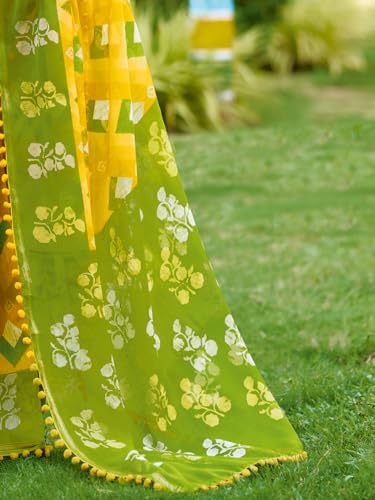 Image of AKHILAM Women's Cotton Printed Saree With Unstitched Blouse Piece