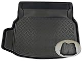 Hochgezogener Schutzrand der wasserfesten Kofferraummatte ringsherum von circa 4 bis 6 cm verhindert das Austreten von Flüssigkeiten während der Beförderung unterschiedlicher Ladungen und schützt das Innere des Kofferraums sowie den Teppichboden der Ladefläche vor diversen Verschmutzungen und auslaufenden Flüssigkeiten. Hohe Beständigkeit der geruchlosen und recyclingfähigen Kofferraumschale gegen Säuren, Öle und Farbstoffe und äußerst beständig gegen Temperaturschwankungen (-40°C bis +80°C).
