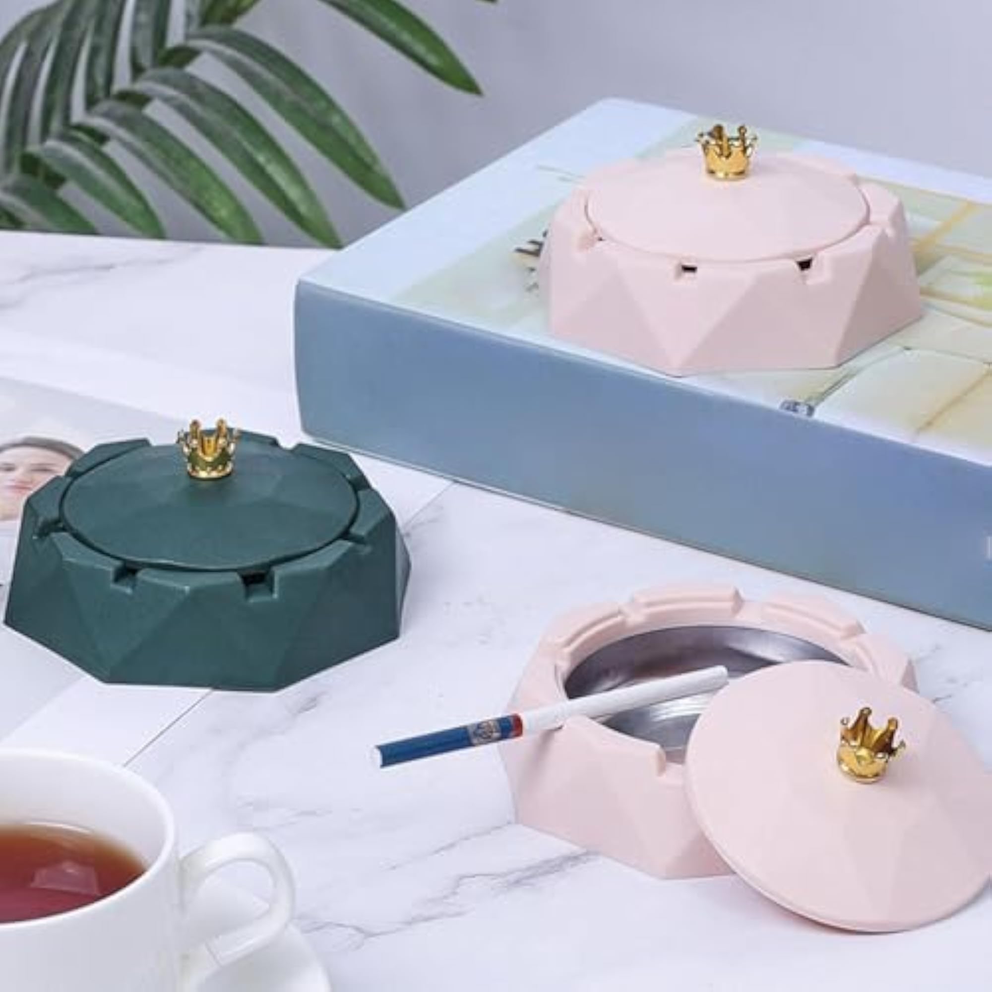 Large Capacity Desktop Ashtray with Lid