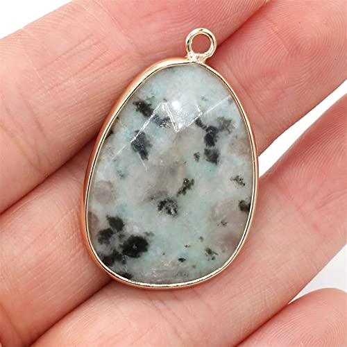 Pendentif visage en cristal naturel brut pour sublimer votre style au quotidien