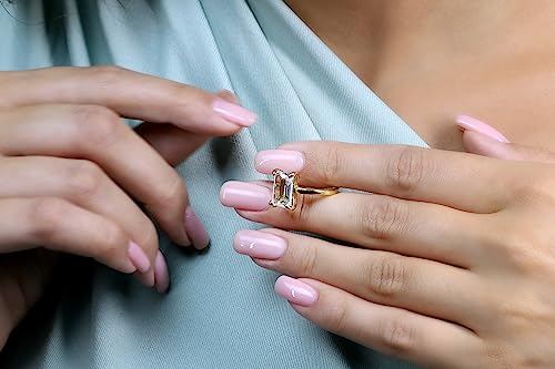 Bague en quartz clair et or rose l'accessoire chic pour vos tenues de soiree