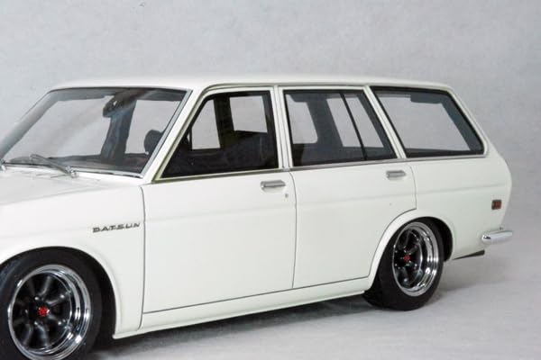 Amazon.co.jp: 1/18 ダットサン ブルーバード 510 ワゴン/アイボリー